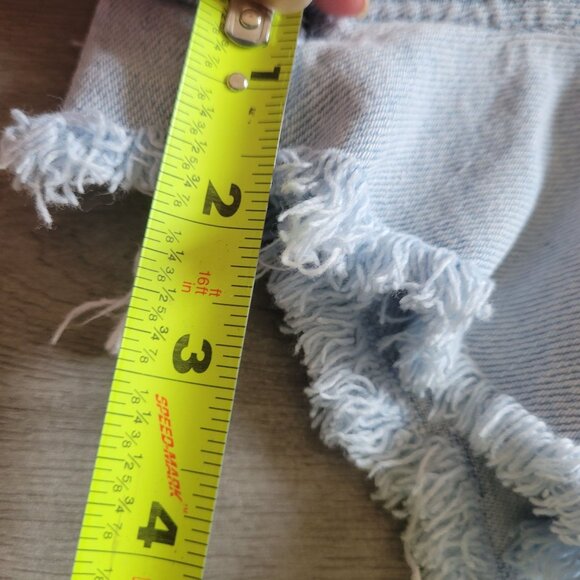 Vintage Express High-Waisted Light Wash Denim Shorts Size 13 With Frayed Hem - Picture 7 of 7